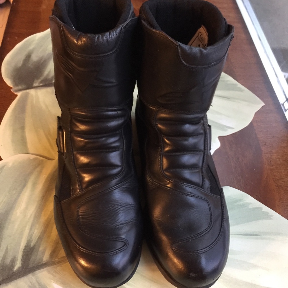 Alpinestars Black Casual Leather Boots